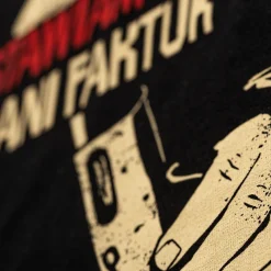 Kapitan Bomba Kozuka – Egzorcyta – Nie wytawia przyjaciół ani faktur > Koszulki