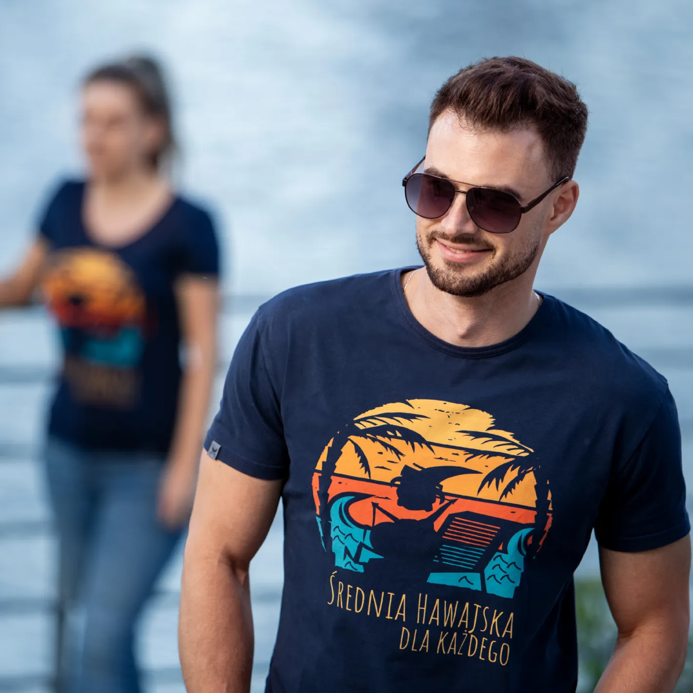 Kapitan Bomba Kozuka ęka granatowa – Średnia hawajka da każdego | niebieka > Koszulki